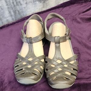 ZIBU Beena Women's Gray Leather Sandals sz 8.5